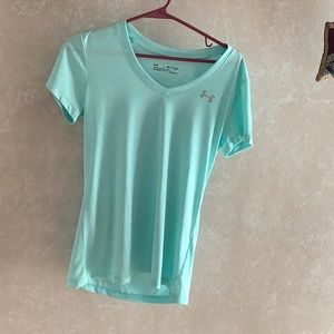 Under armour light green xs t-shirt